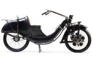 Старинный байк Megola Touring