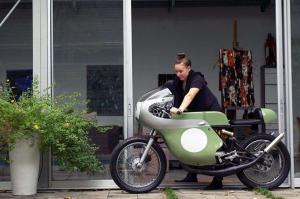 1974 Yamaha RD250 by Scales Studio