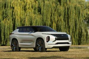 Компания Mitsubishi опубликовала фотографии предтечи гибридного кроссовера