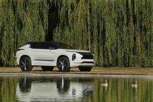 2016 Mitsubishi GT-PHEV Concept