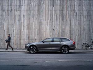 2016 Volvo V90 T6 Cross Country