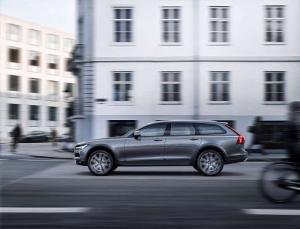 2016 Volvo V90 T6 Cross Country