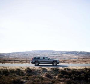 2016 Volvo V90 T6 Cross Country