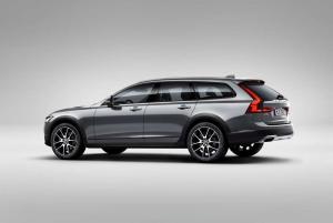 2016 Volvo V90 T6 Cross Country