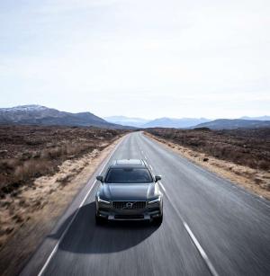 2016 Volvo V90 T6 Cross Country