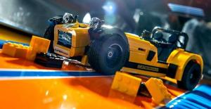 Caterham 620R из Lego