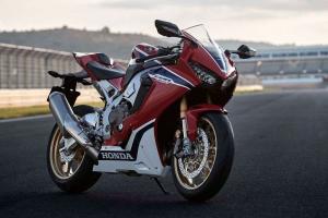 Новый спортбайк Honda CBR1000RR SP