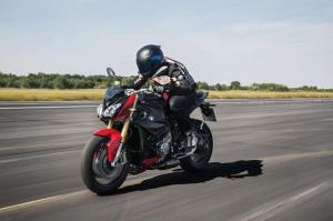 2017 BMW S1000R