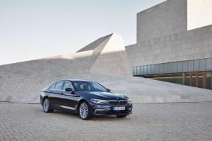2017 BMW 530d xDrive Sedan Luxury Line WW)