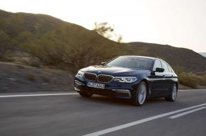2017 BMW 530d xDrive Sedan Luxury Line WW)