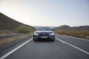 2017 BMW 530d xDrive Sedan Luxury Line WW)