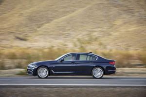 2017 BMW 530d xDrive Sedan Luxury Line WW)