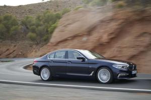 2017 BMW 530d xDrive Sedan Luxury Line WW)