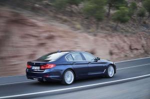2017 BMW 530d xDrive Sedan Luxury Line WW)