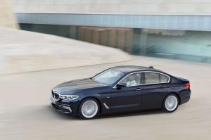 2017 BMW 530d xDrive Sedan Luxury Line WW)