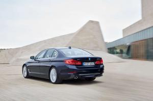 2017 BMW 530d xDrive Sedan Luxury Line WW)