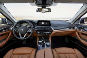 2017 BMW 530d xDrive Sedan Luxury Line WW)