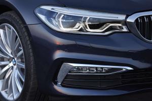 2017 BMW 530d xDrive Sedan Luxury Line WW)