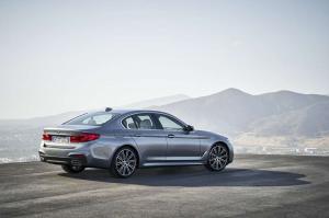 2017 BMW 540i Sedan M Sport WW)