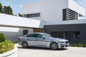 2017 BMW 540i Sedan M Sport WW)