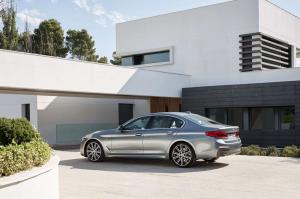 2017 BMW 540i Sedan M Sport WW)