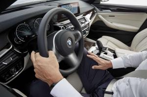 2017 BMW 540i Sedan M Sport WW)