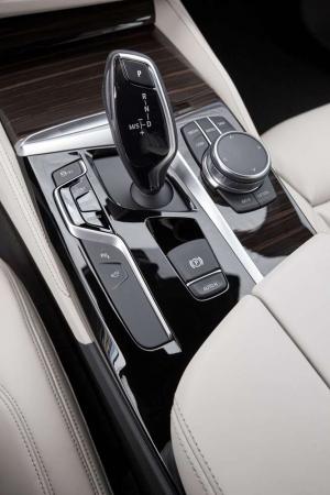 2017 BMW 540i Sedan M Sport WW)
