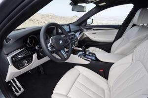 2017 BMW 540i Sedan M Sport WW)