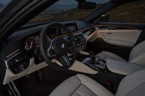 2017 BMW 540i Sedan M Sport WW)