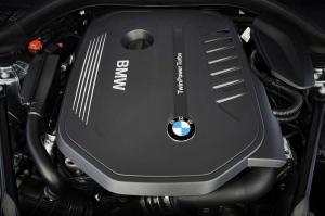 2017 BMW 540i Sedan M Sport WW)