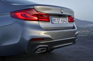 2017 BMW 540i Sedan M Sport WW)