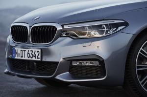 2017 BMW 540i Sedan M Sport WW)