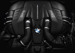 2017 BMW M550i xDrive Sedan WW)