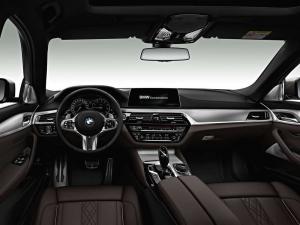 2017 BMW M550i xDrive Sedan WW)