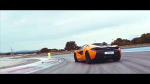 Суперкар McLaren 570S подрифтовал на треке