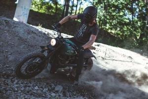 2010 Triumph Bonneville by 6/5/4 Motors