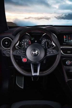 2017 Alfa Romeo Stelvio Quadrifoglio