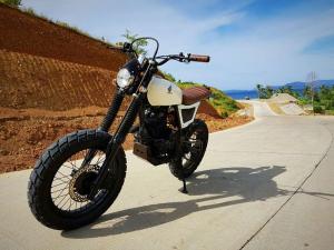 2004 Honda XR200 by 3B Customs