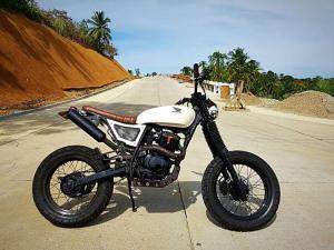 2004 Honda XR200 by 3B Customs