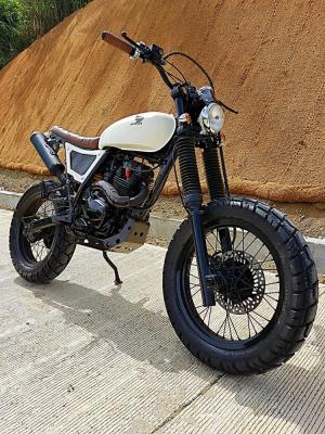 2004 Honda XR200 by 3B Customs