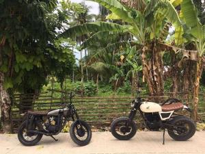 2004 Honda XR200 by 3B Customs