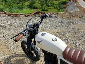 2004 Honda XR200 by 3B Customs