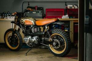2016 Kawasaki W650 by Tom Thoring