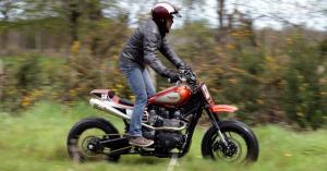 2016 Triumph Bonneville T100 by Triumph Saint-Lo