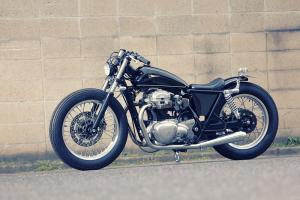 2002 Kawasaki W650 by Heiwa MC