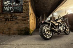1979 Kawasaki KZ1000 Queen B by Dexter Li