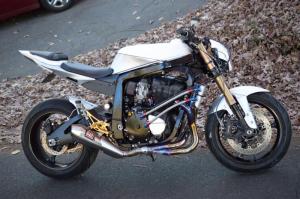 Стритфайтер Suzuki GSX-R750 Slingshot Predator