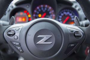 2015 Nissan 370Z Nismo US)