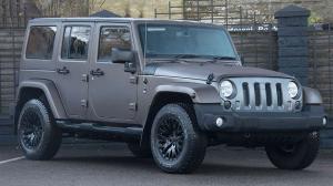 Специалисты A. Kahn Design доработали Chelsea Truck Company CJ300 LE