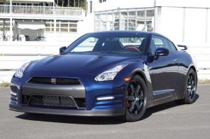 Nissan GT-R 2015: не быстрее, но элегантнее